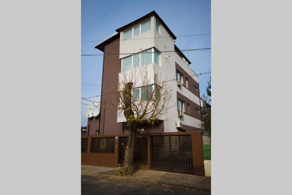 PENTHOUSE Larry Apartment Bucureşti Exterior foto